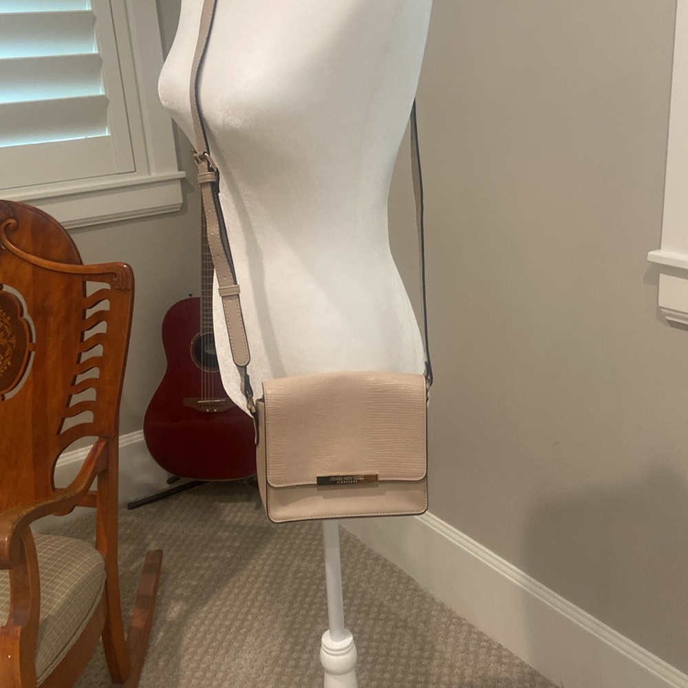 Jones New York crossbody Bag. - Picture 11 of 12